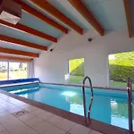 Sunny Cottage With Pool Semesterbostad