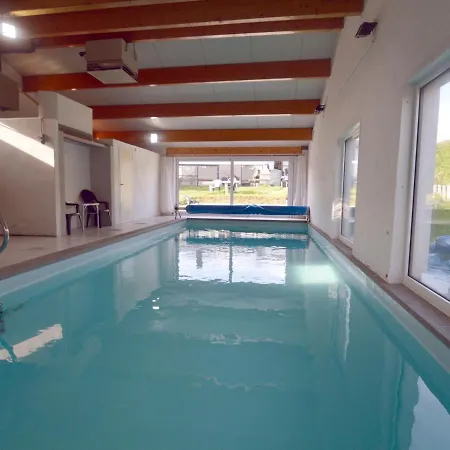 Holiday home Quaint Holiday Home With Heated Indoor Pool