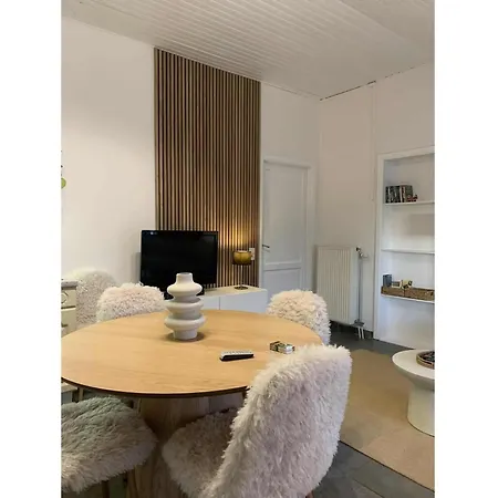 Semesterbostad Sunny Cottage With Pool *