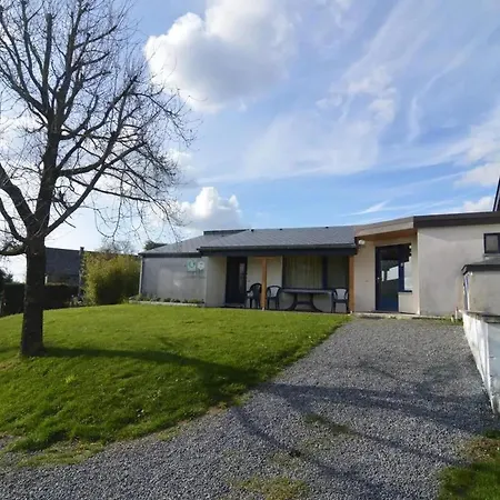 Semesterbostad Sunny Cottage With Pool *