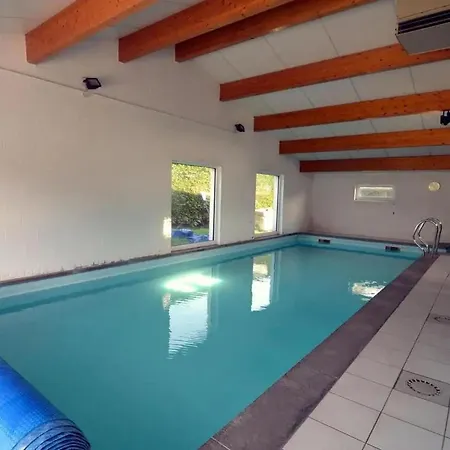 Sunny With Pool 度假居 Purnode