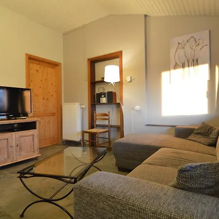 Holiday home Quaint Holiday Home With Heated Indoor Pool *