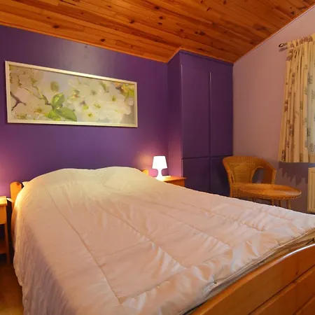 Holiday home Quaint Holiday Home With Heated Indoor Pool