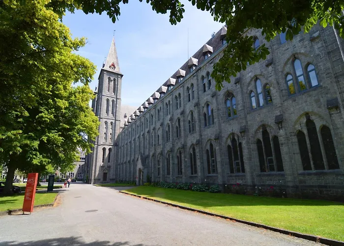 Sunny Cottage With Pool Holiday home *