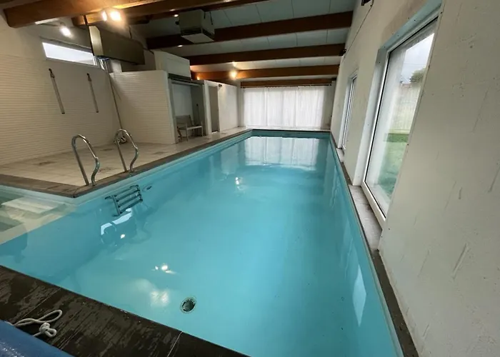 Sunny Cottage With Pool *