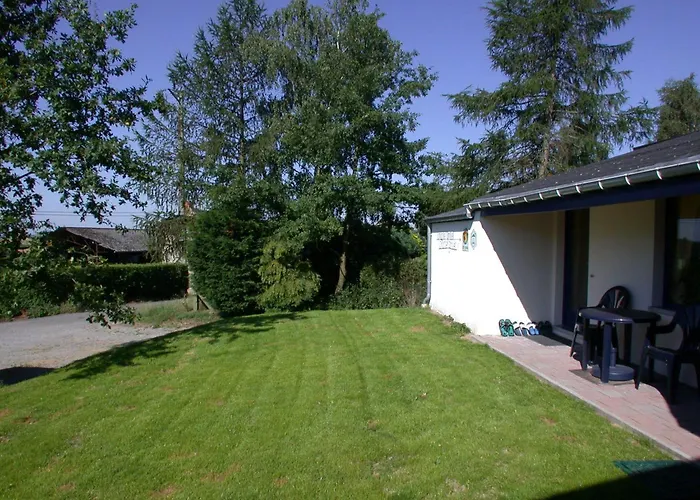Sunny Cottage With Pool