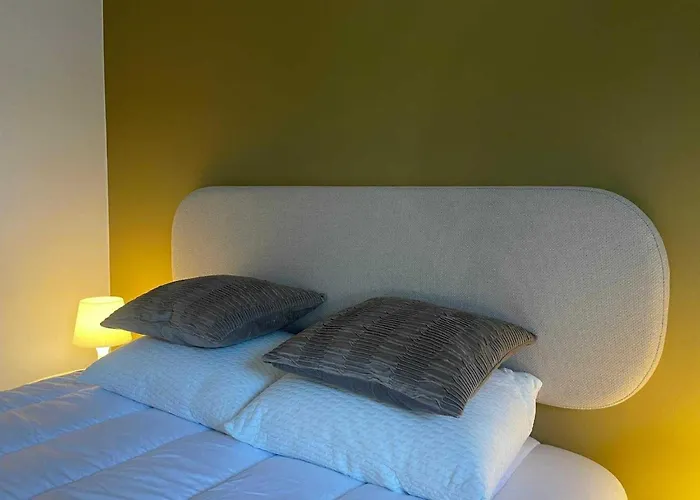 Sunny Cottage With Pool Purnode